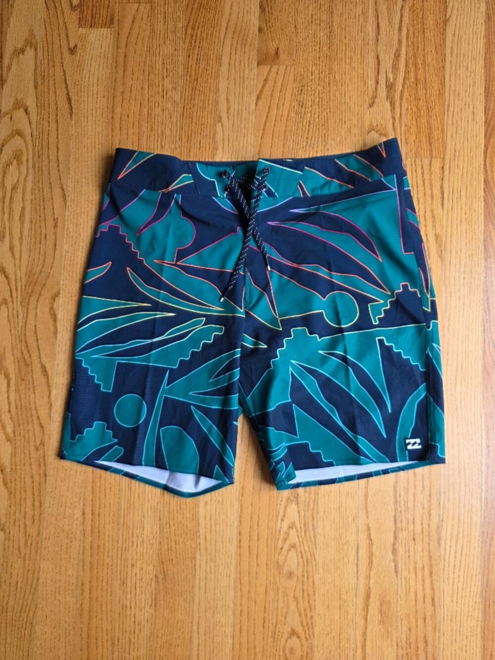 Billabong Sundays Airlite Board Shorts 19" | 32 Waist | Green Marine Abstract